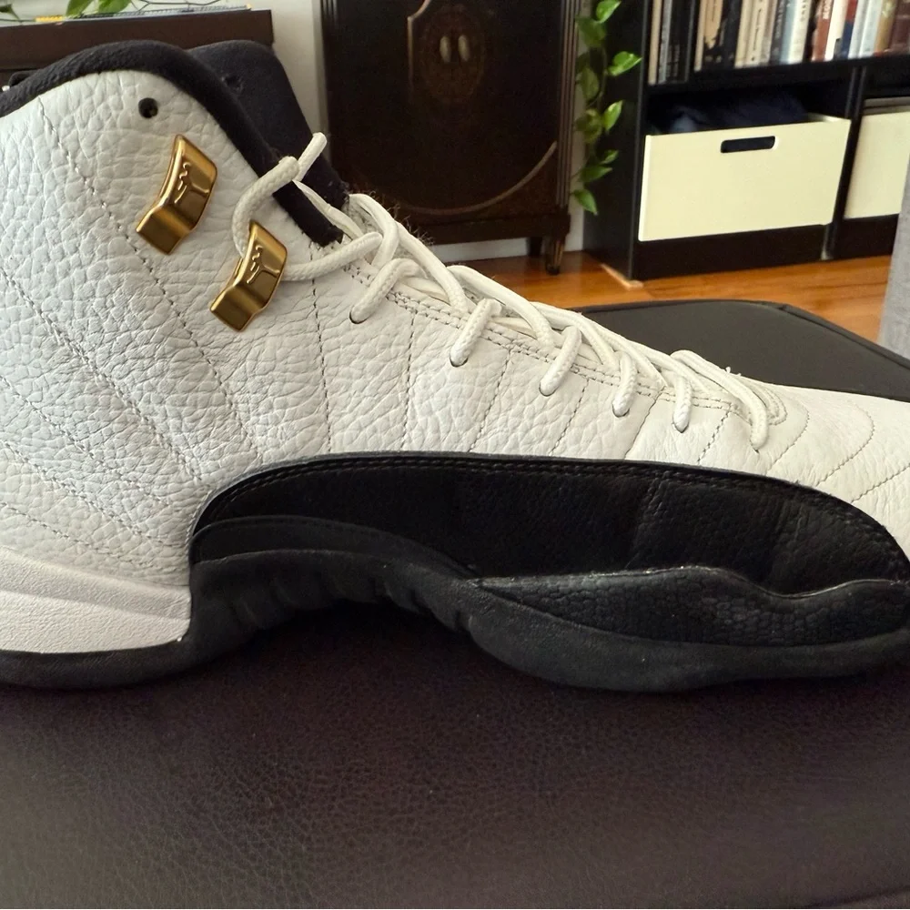 2013 Air Jordan 12 Retro “Taxi” White and Black Classic Sneakers - Picture 5 of 9